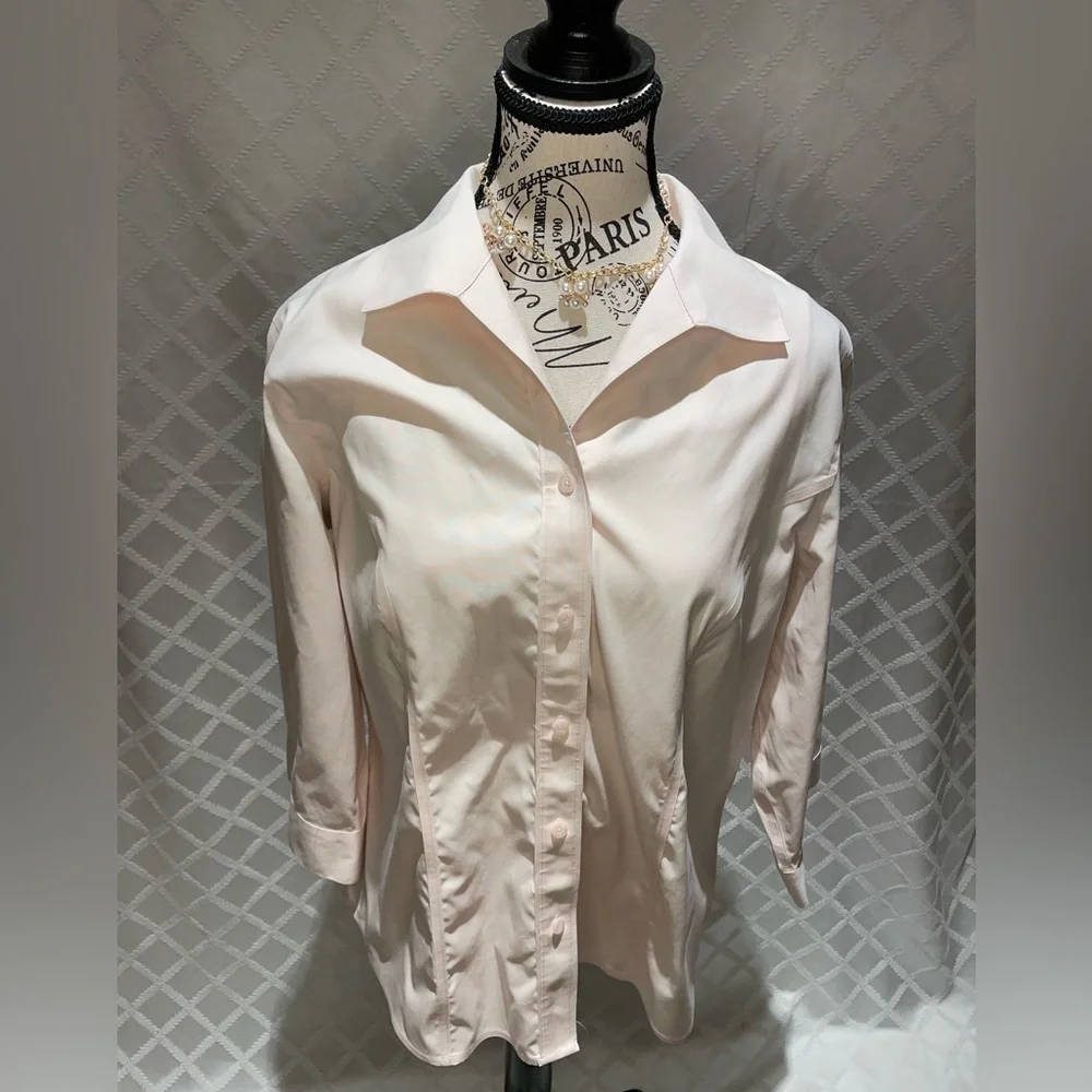 Chico’s Women's Petal Pink Button-Up 3 Quarter Sleeve Shirt Size 2 - Picture 1 of 11